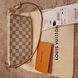 Authentic louis vuitton pochette accessoires